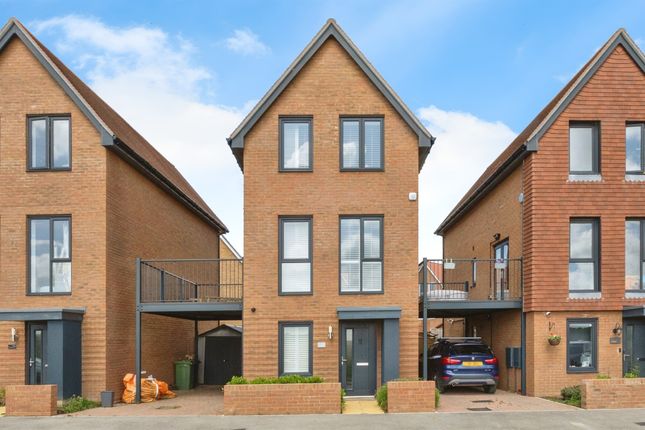 Thumbnail Town house for sale in Discovery Drive, Kingsnorth, Ashford