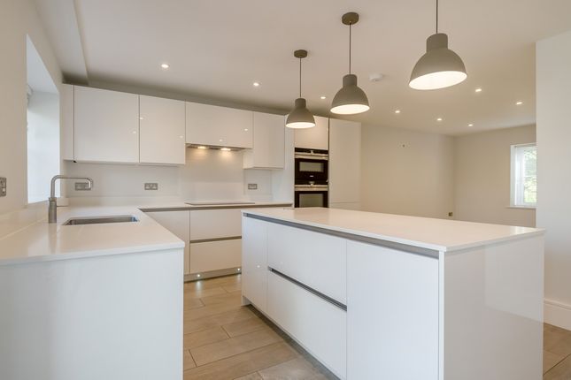 15, The Burltons, Wotton-under-edge photo 4