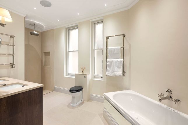 En Suite Bathroom