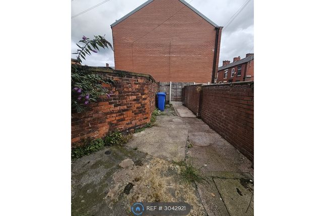 Whiteacre Road, Ashton-Under-Lyne photo 5
