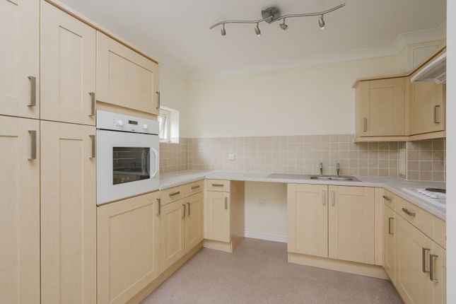 Flat 15, Pantiles House, 30, Langley Road, London photo 4