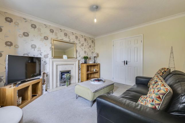 14, Northedge Meadow, West Yorkshire photo 2