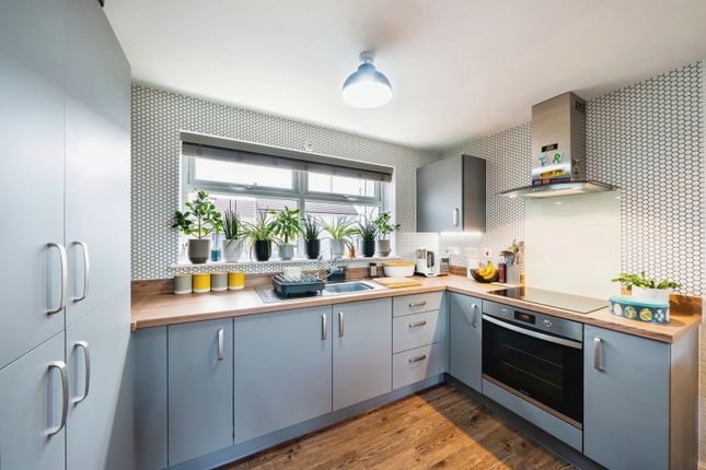 Thumbnail Flat for sale in Lane End Road, Bristol