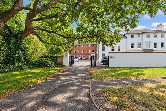 The Newlands,31, Weston Green Road, Thames Ditton photo 2