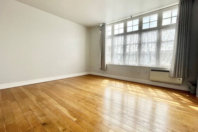 Flat 2, 101a, High Street, Kent photo 3