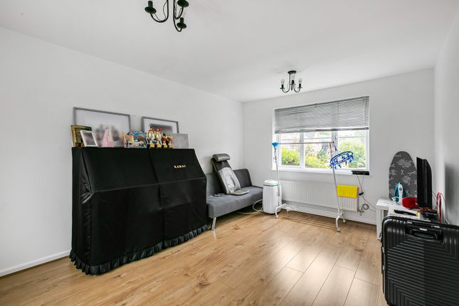62, Wynches Farm Drive, St Albans photo 3