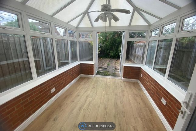 Gilpin Close, Bourne photo 2