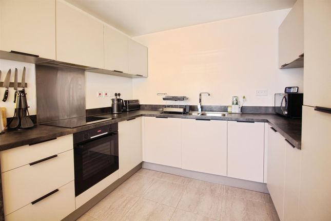 36, Roche Avenue, Leeds photo 4
