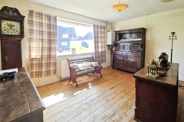 65, Holcombe Crescent, Bolton photo 3