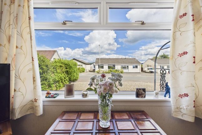 61, Muirend Gardens, Perth photo 4