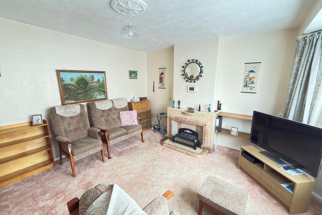 32, Wilsden Avenue, Luton photo 3