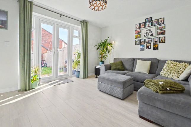 10, Victoria Close, Leeds photo 3