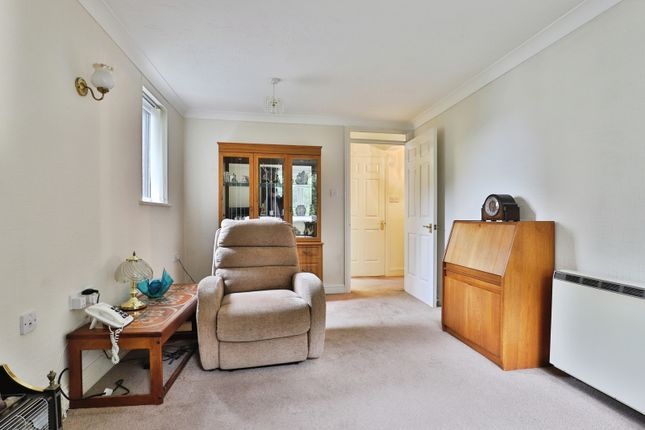 Flat 16, Grosvenor Court, 6, Suffolk Road, Dorset photo 2