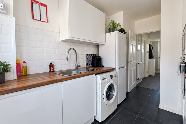 8, Heol Camlan, Swansea photo 3