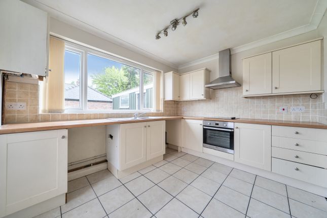 31, Park Lane, West Yorkshire photo 5