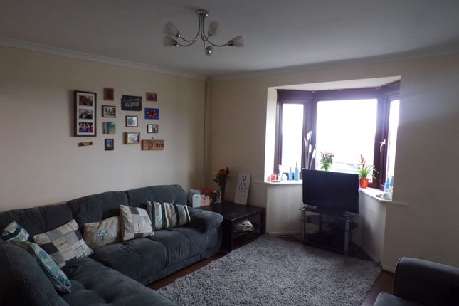 10, Robert Owen Gardens , Port Tennant, Swansea  photo 2