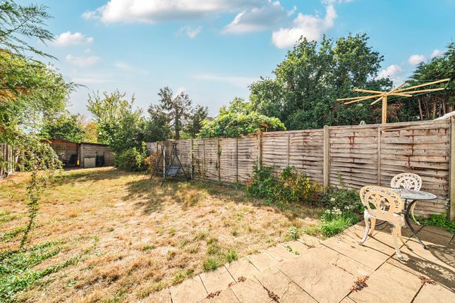 5, Rydens Way, Woking photo 4