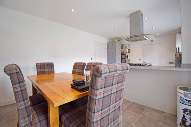 32, Foden Close, Leyland photo 4