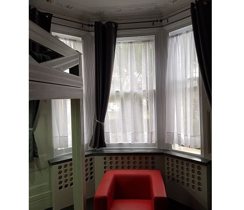 Room to rent in Heyford Terrace, London