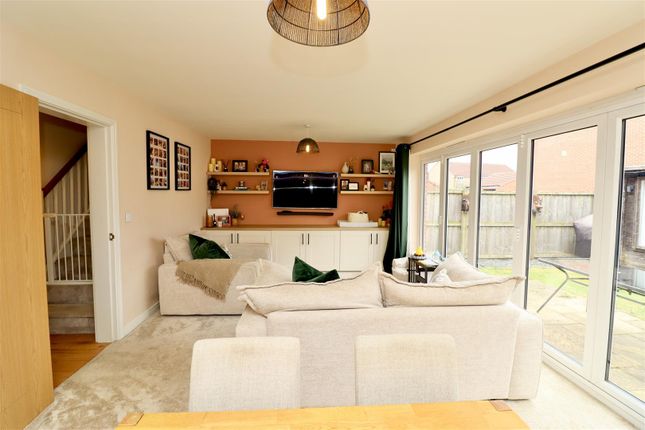 18, Overend Avenue, Pocklington photo 2