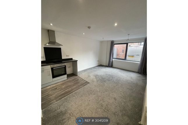 Flat, Grange Road West, Prenton photo 2