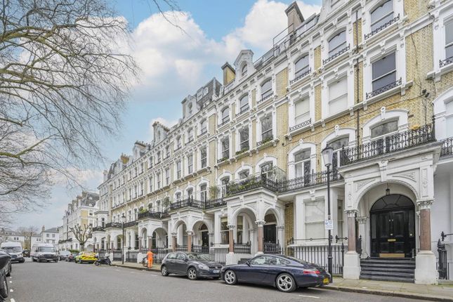 Flat for sale in Redcliffe Square, Chelsea, London