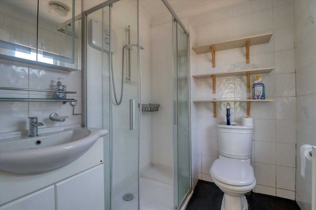 7, The Close, Jaywick photo 5