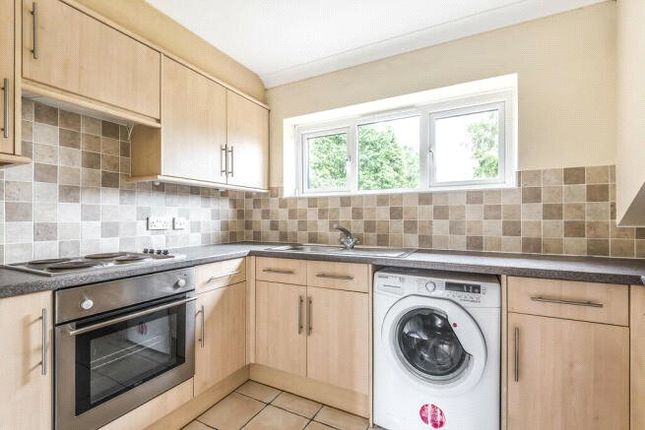 Flat 6, St. Catherines Court, 83, Eastwood Road, Guildford photo 4