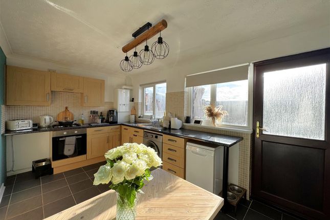 2, Lloyd Terrace, Weymouth photo 4