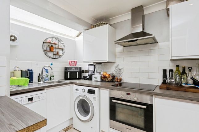 32, Turnpike Place, West Sussex photo 4