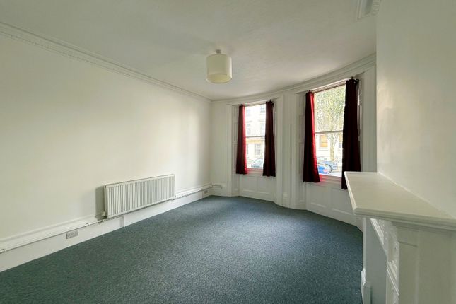 Flat 2, 68, Lansdowne Place, Hove photo 3