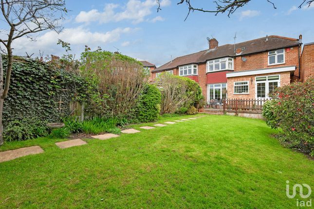 Thumbnail Semi-detached house for sale in Forest Approach, Woodford Green