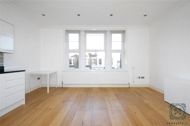 Flat 2, First Floor, 33, Turnpike Lane, London photo 4