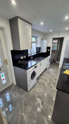 Eldon Terrace, Reading photo 4