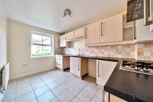 6, McKeagney Gardens, Widnes photo 4