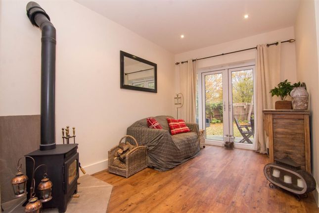 5, Keelham Drive, West Yorkshire photo 3