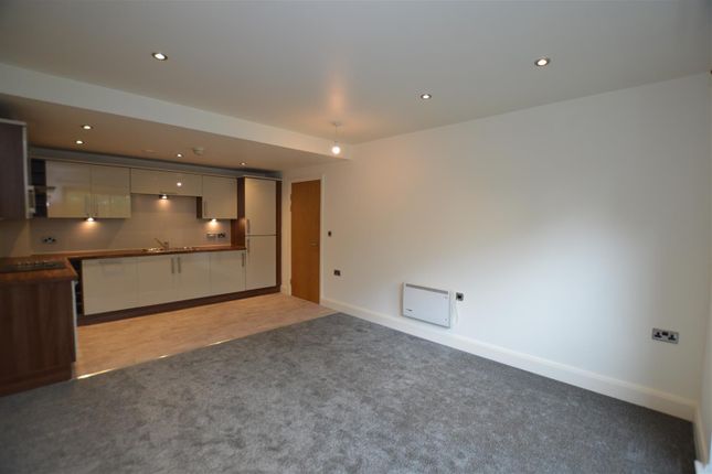 Apartment, Chesterfield photo 3