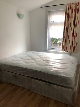 Thumbnail Room to rent in Eastbournia Avenue, London