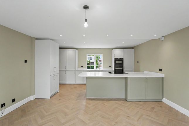 17, Landscape View, Saffron Walden photo 2