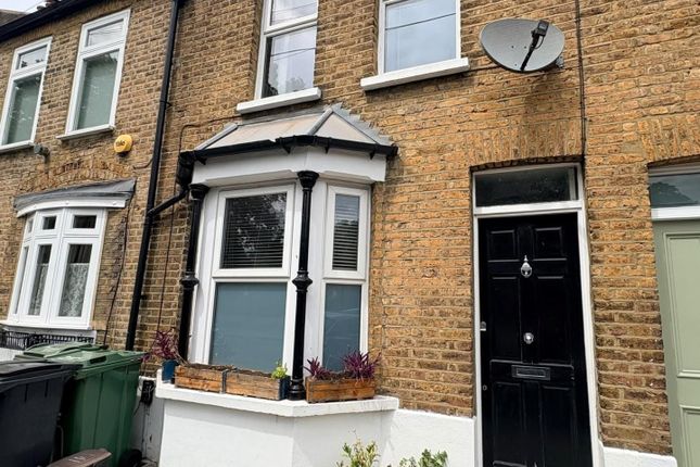 2-bed house on 6, Robson Road, London, £2,200/mo