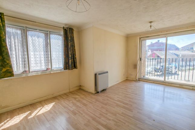 Flat 20, Sycamore Court, Sandcliff Road, Erith photo 4