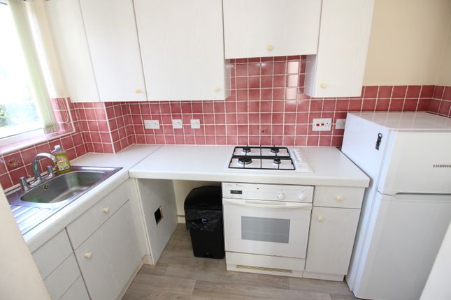 20, Cotswold Way, Worcester Park photo 3
