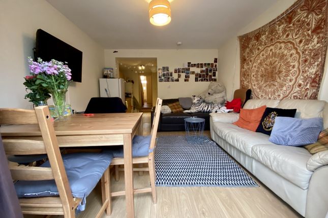 5-bed terraced on Wyeverne Road(*), Cardiff, £2,925/mo