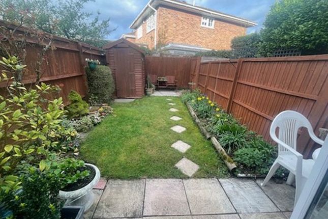 71, Bridgestone Drive, Bourne End photo 2