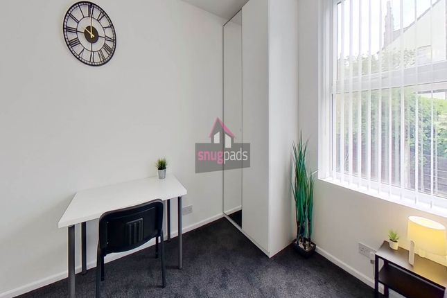 Room to rent in Bedsit Room Gildabrook Road, Salford, Manchester