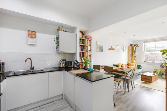 Flat for sale in Vermont Road, London