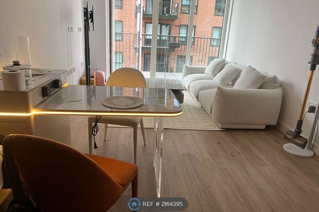Thumbnail Room to rent in Cedrus Avenue, London