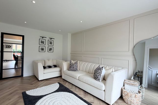 3 Maple Crescent, Glasgow photo 3