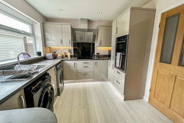 30, Larkfield Road, Colchester photo 3