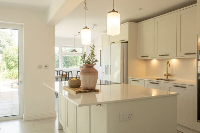 18, Orchard Drive, Tewkesbury photo 3